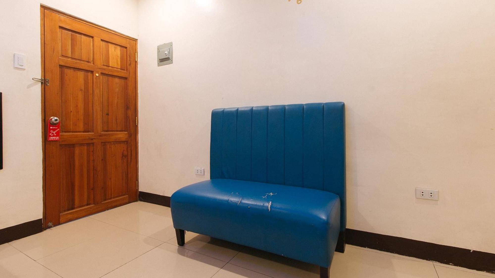 Reddoorz At V-Cat Apartelle Sampaloc Manila Zewnętrze zdjęcie