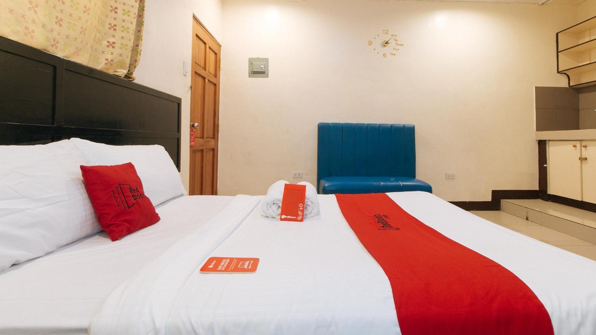 Reddoorz At V-Cat Apartelle Sampaloc Manila Zewnętrze zdjęcie