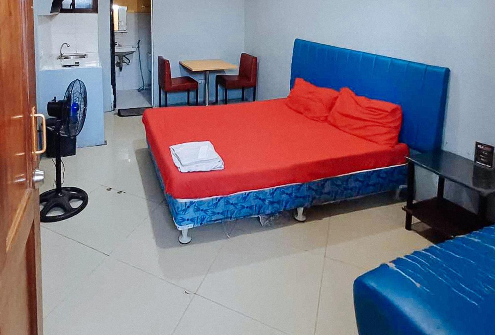 Reddoorz At V-Cat Apartelle Sampaloc Manila Zewnętrze zdjęcie
